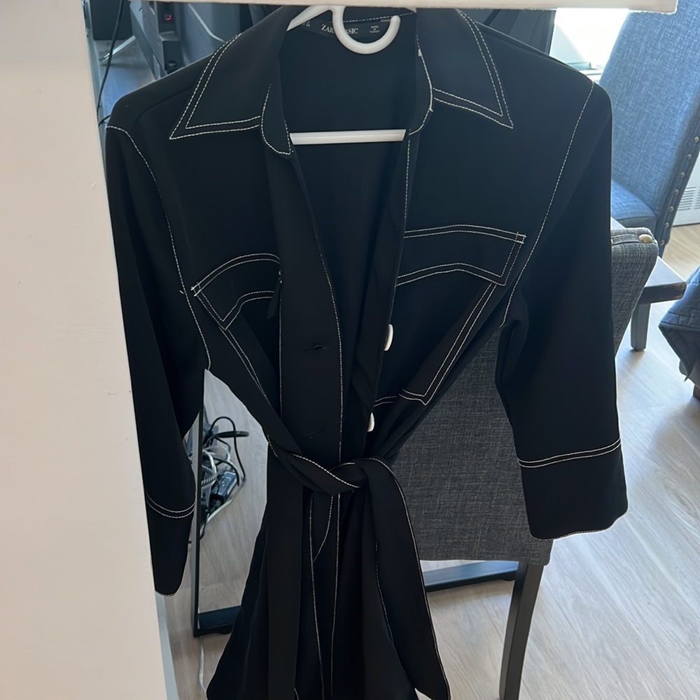Zara Contrasting Stitch Light Blazer - Picture 2 of 2